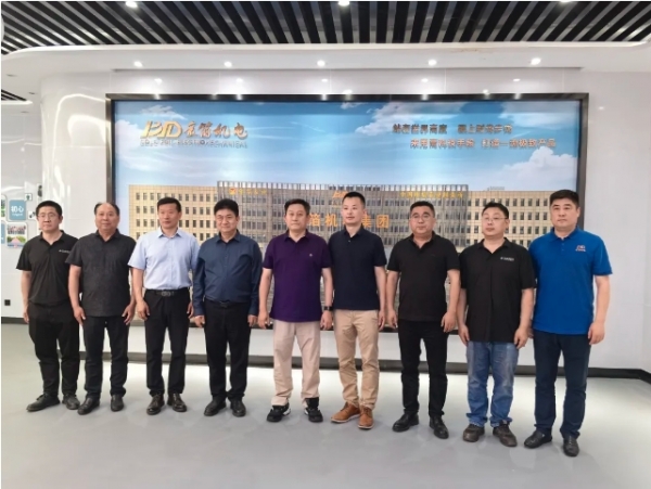 江楠主席帶隊(duì)與汪海集團(tuán)進(jìn)行交流互訪